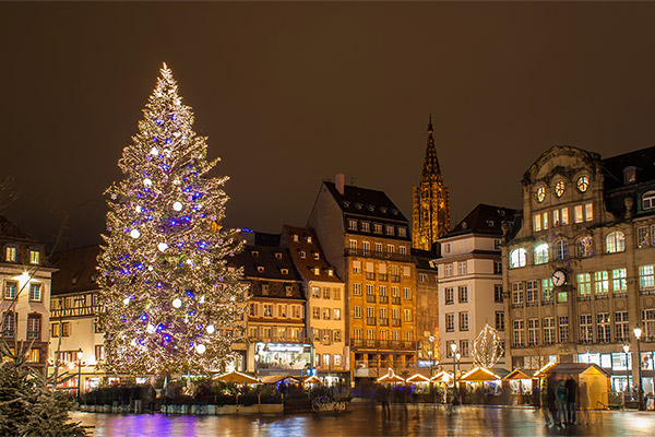 Avrupa’yı Noel pazarlarının coşkusu sardı